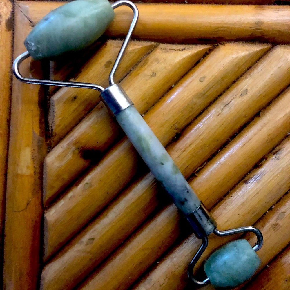 jade face roller